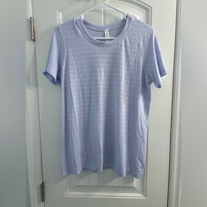 Lululemon size  10. Lilac top